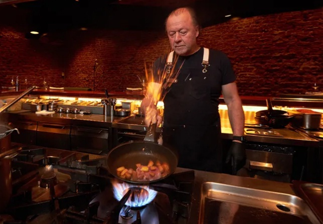 Enrque Piñeyro, el piloto, cineasta y Enrque Piñeyro, el piloto, cineasta y